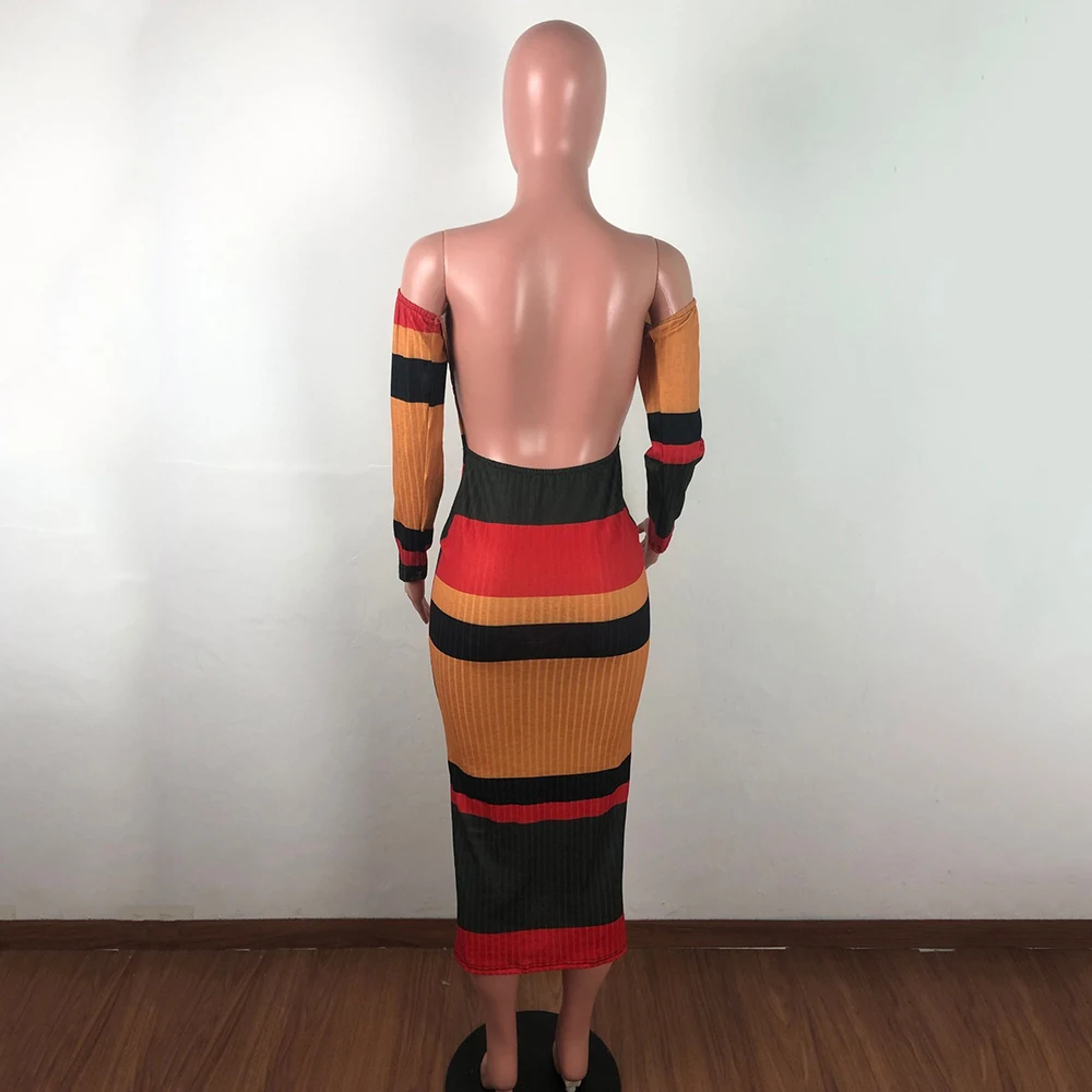 Женское осеннее пикантное платье макси в полоску с вырезом лодочкой без бретелек