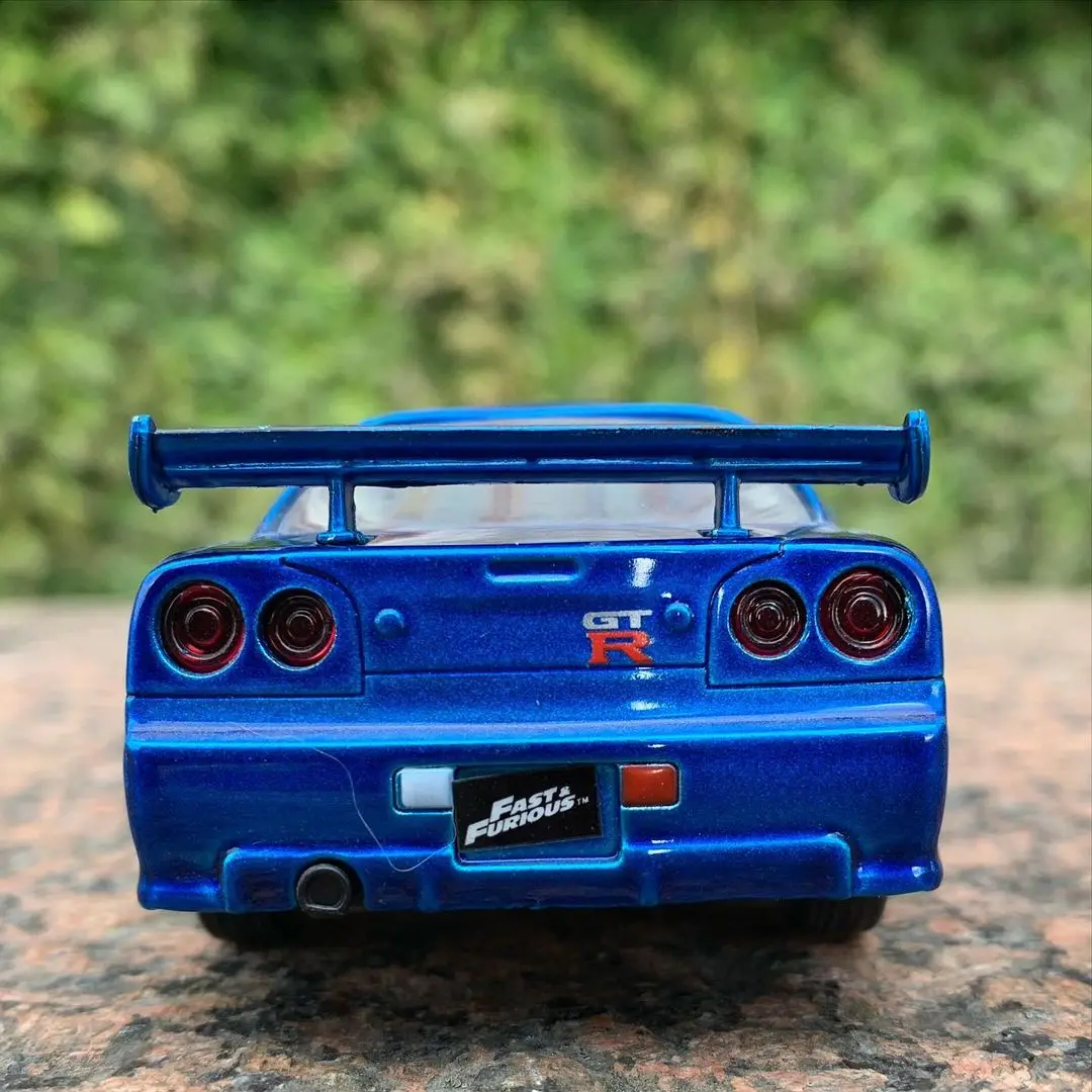 

Hot Toys 1:24 New Blue Nissan Skyline GTR (R34) Car model alloy collection gift toy Boy gift Fast and Furious Children's Collect