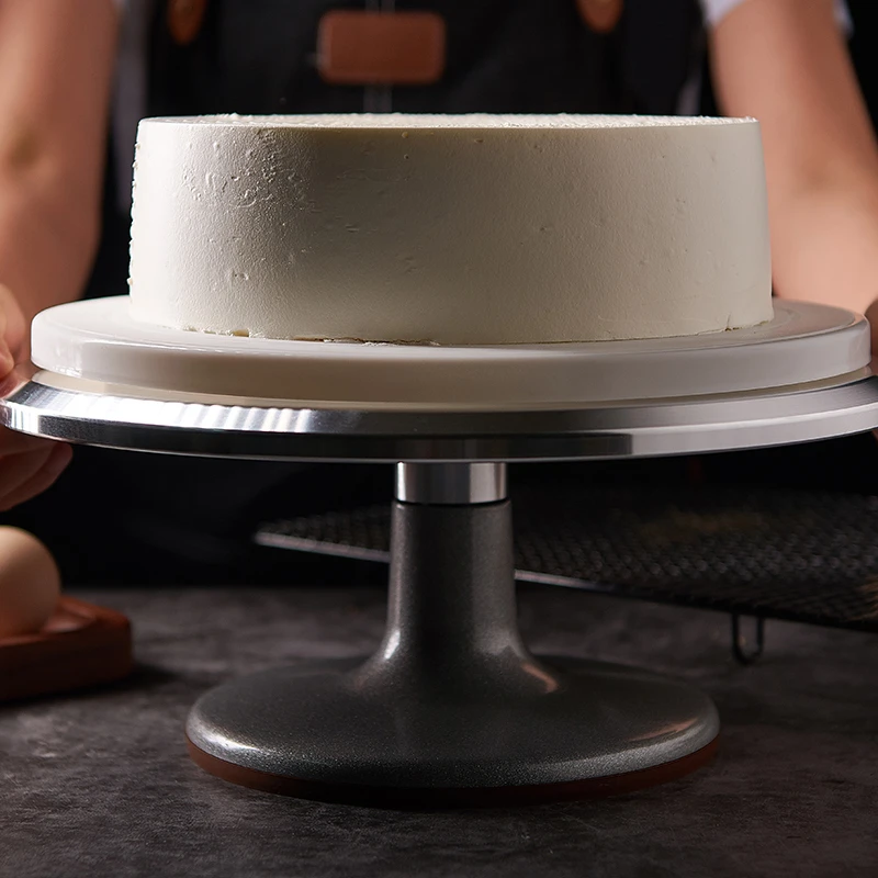 

Decorative aluminum alloy cake turntable 12 inch cake turntable