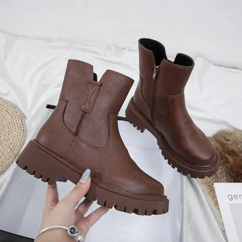 

Женские ботинки больших размеров, новинка 2021, женские ботинки, модные трендовые ботинки на низком каблуке, с круглым носком, ботинки на плат...