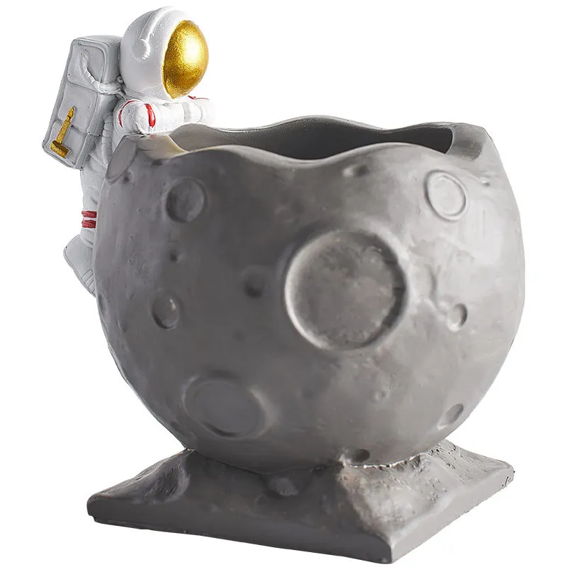 

Home Decor Astronaut Figure Desktop Ornaments Modern Minimalist Resin Astronaut Decoration Pen Holder for Office Study