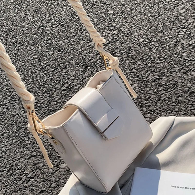 

Weave Shoulder Belt Crossbody Bags for Women Summer Sweet Mini Shoulder Bags Travel Handbags/Bucket Bag