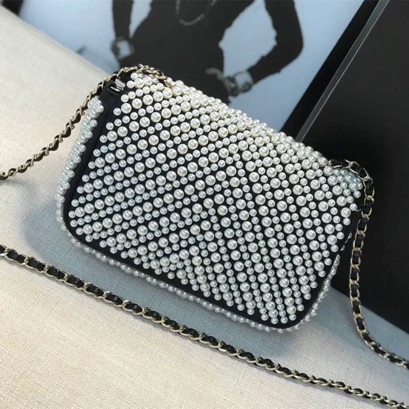 

2021 женская сумка, модные сумки через плечо, кожаные маленькие квадратные сумки с жемчужной цепочкой