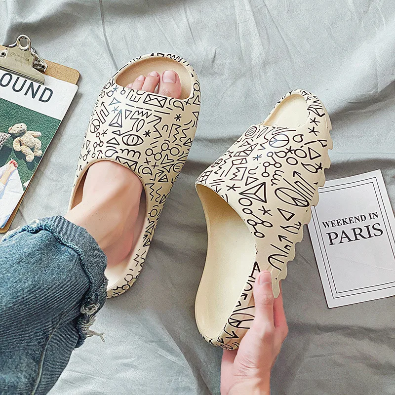 

2021 Luxury Brand Slides Men Shoes Slippers Indoor Women House Slippers Graffiti Casual Beach Slipper EVA Quality Cartoon Shoes