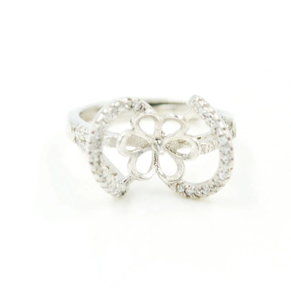 Кольцо женское из серебра 925 пробы с цирконием 7-9 мм