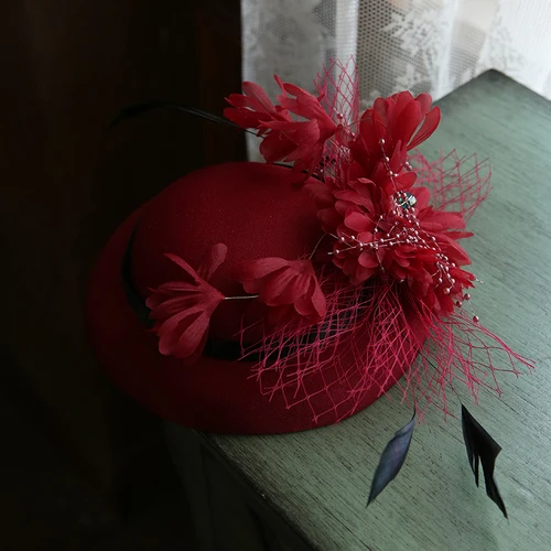 French Ladies Mini Wedding Headwear Feather Veil Fedora Cap Elegant Ladies Cocktail Race Horse Party Fascinator Hair Clips New - Color: Wine Red