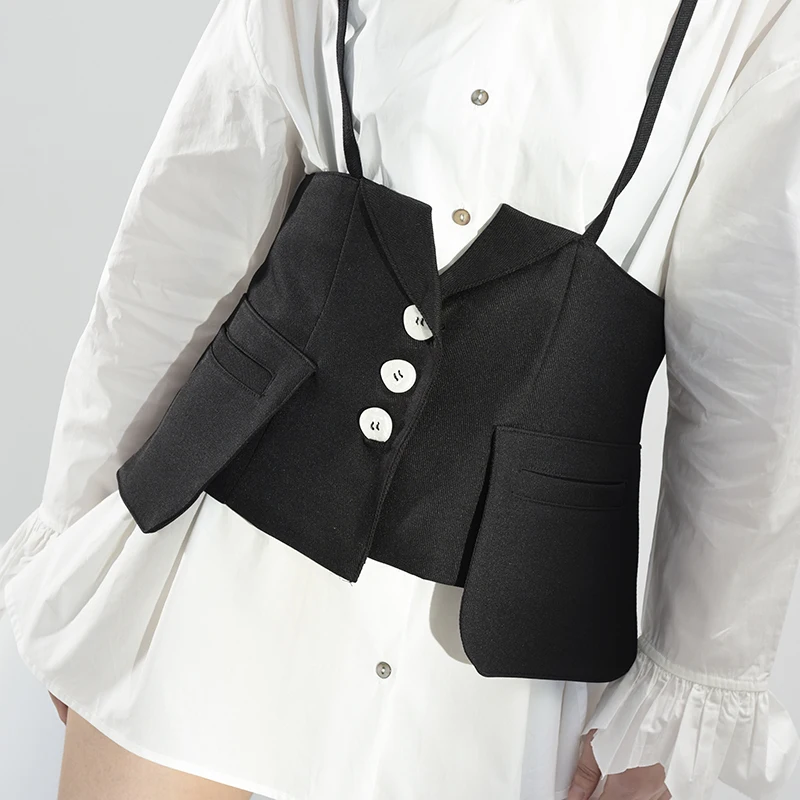 

[EAM] Black Button Stitch Irregular Hem Strap Wide Belt Personality Women New Fashion Tide All-match Spring 2021 1Y05401