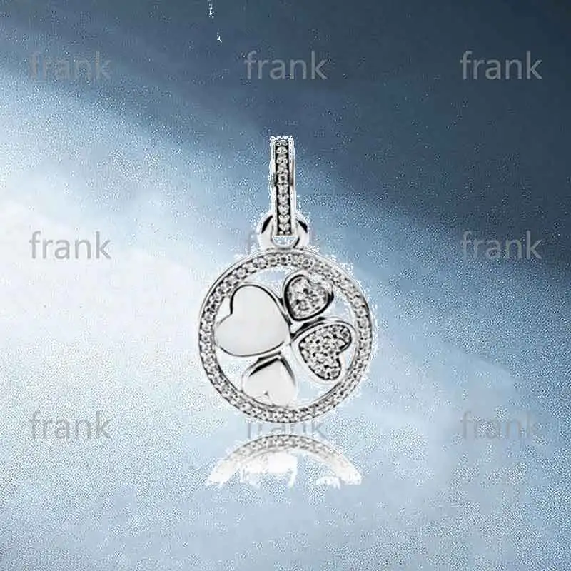 

The Round Hollow Lucky Clover Silver Pendant Is A Necessary Fashion Item for Women In The Workplace 390405CZ
