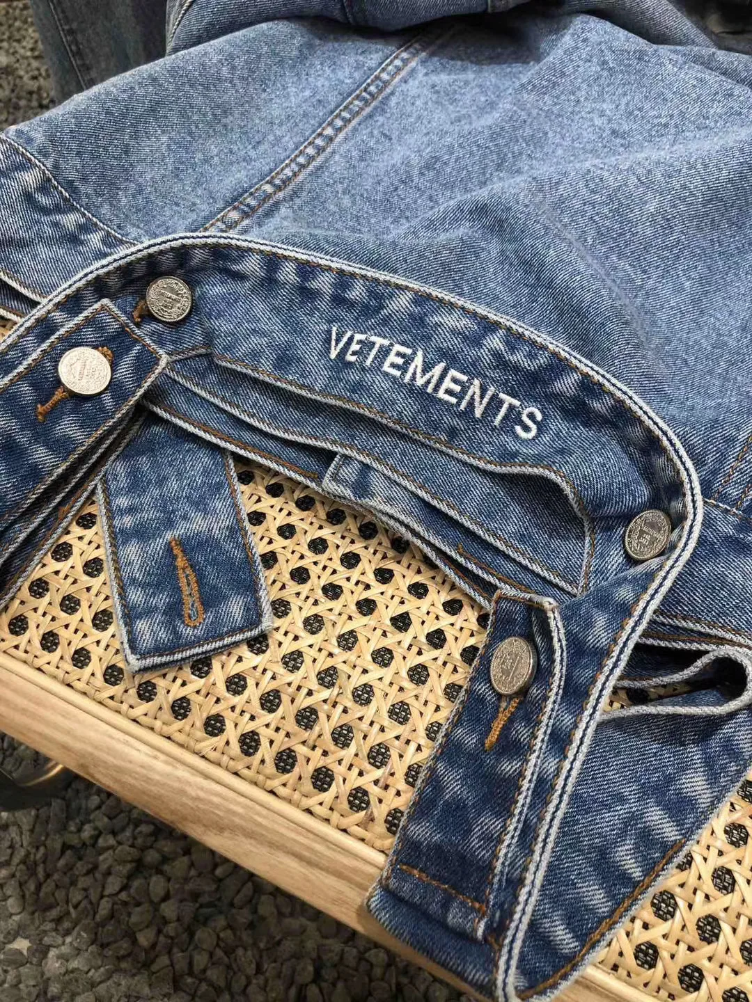 

2020ss Best Quality Back Destroyed Vetements Denim Jackets Men Women Hiphop Vetements Patchwork Men Cotton Jean Jacket Coats