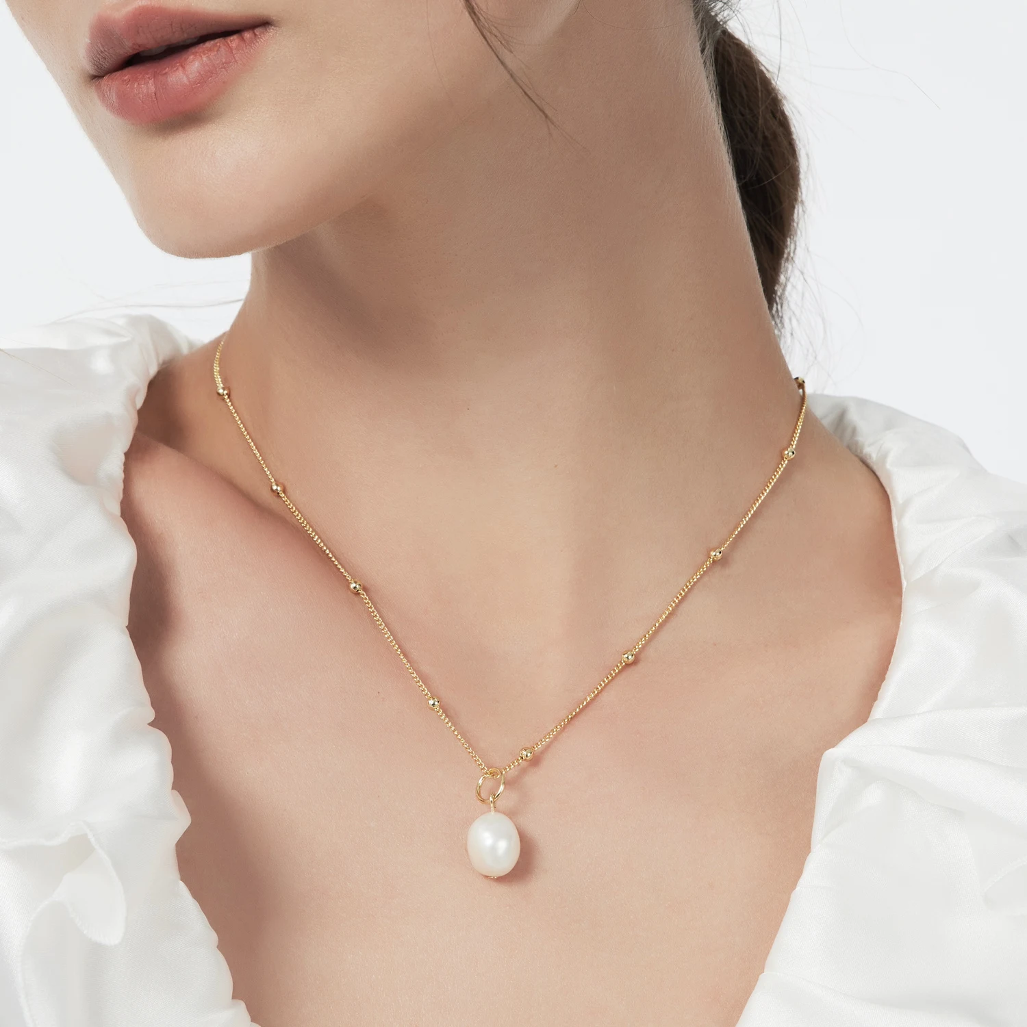 

Baroque Pearl Necklace for Women Gold Color Layered Bead Chain Necklace Pendant Elegant Wedding Engagement Jewelry Gifts
