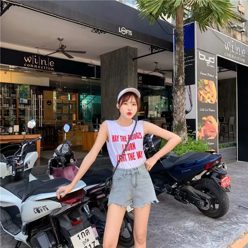 

FTLZZ New Summer Women Streetwear Wide Leg Vintage Blue Denim Shorts Casual Female Frayed Loose Ins Fashion Jeans Shorts