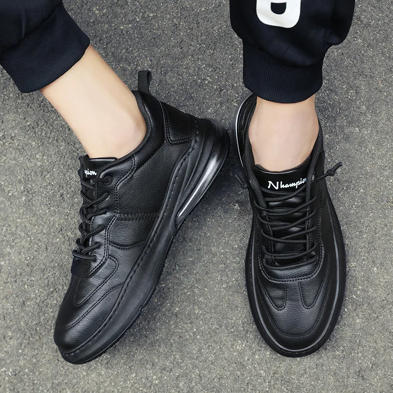 Мужские теннисные туфли черные или белые кроссовки на плоской подошве уличные