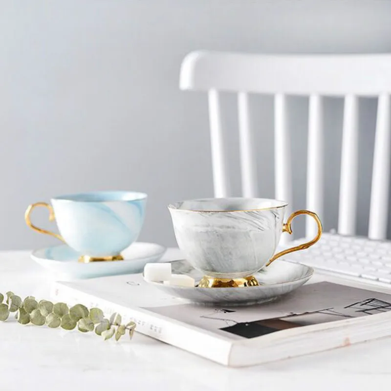 Минималистичная керамическая кофейная чашка и блюдце в скандинавском стиле