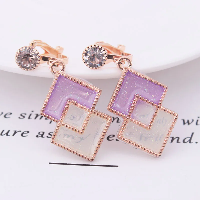 Женские серьги клипсы для ушей без проколов клипса геометрической формы модные