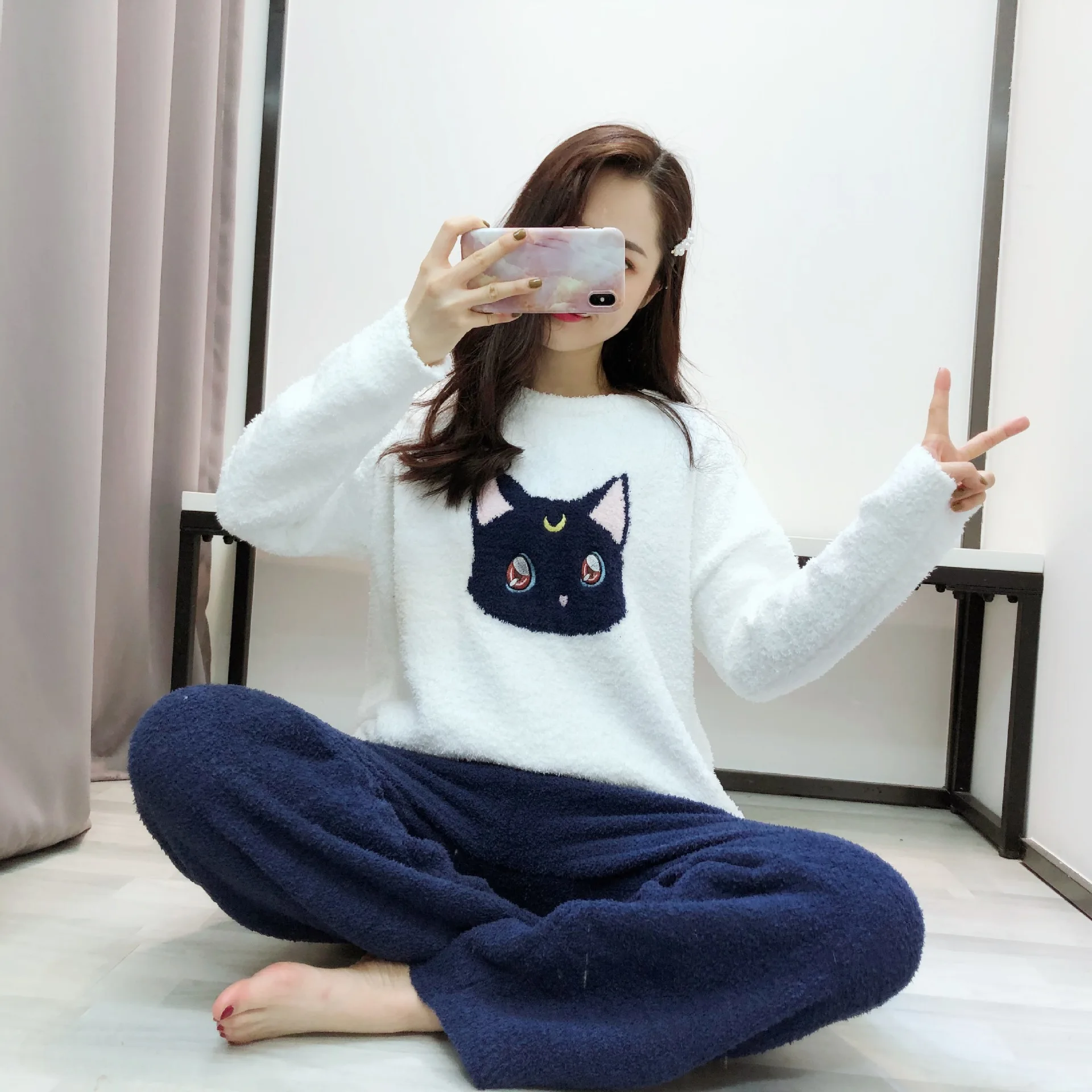 Высококачественные Женские пижамные комплекты зимняя мягкая утепленная Милая