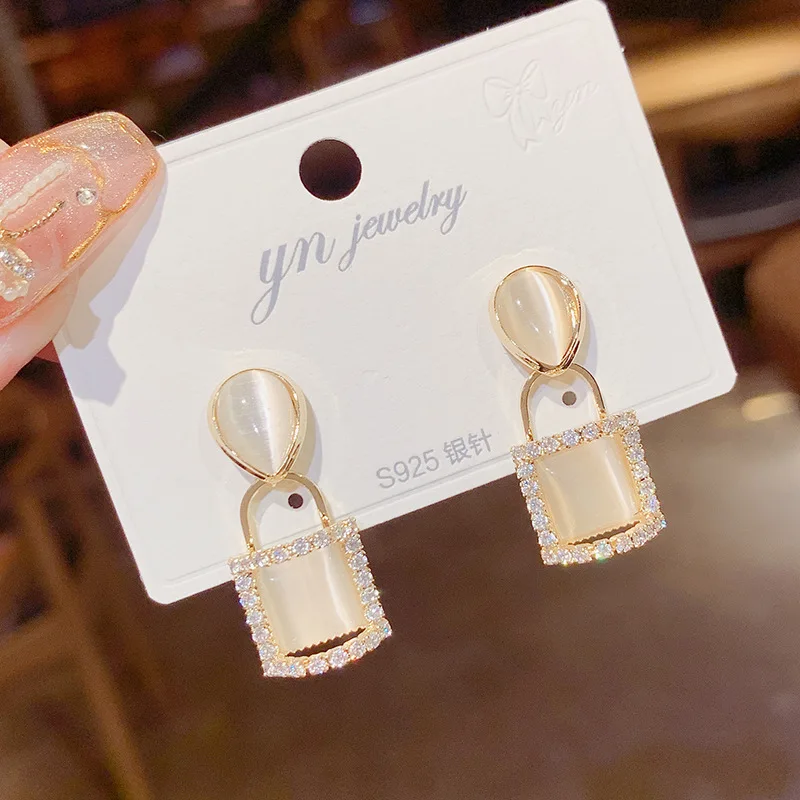 

Женские серьги-гвоздики с опалом, серьги из настоящего золота с фианитом 14 к