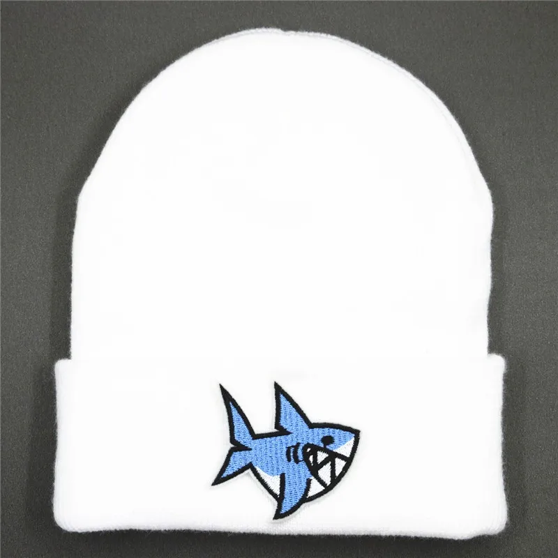 Хлопковая утепленная вязаная шапка с мультяшной вышивкой акулы зимняя теплая