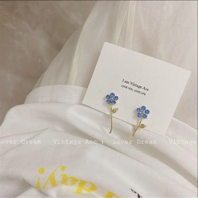 

Fashion Simple Retro Geometric Earrings INS Wind Blue Flower Earrings Classic Romantic Girl Temperament Tide Earrings