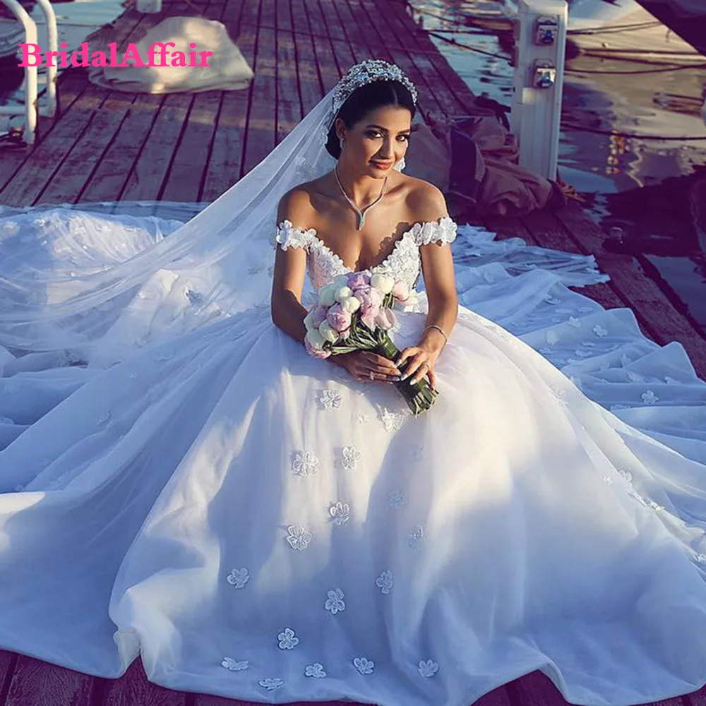 Фото Роскошное кружевное бальное платье с аппликацией свадебное сексуальные