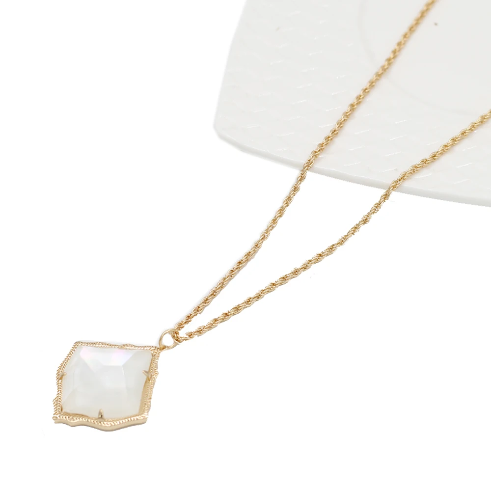 Mother Of Pearl Новое поступление года. Ожерелье с подвеской из акриловой инкрустации в виде лица Mirro. Ожерелье с подвеской в виде объемной смолы лучшего качества - Окраска металла: Mother Of Pearl