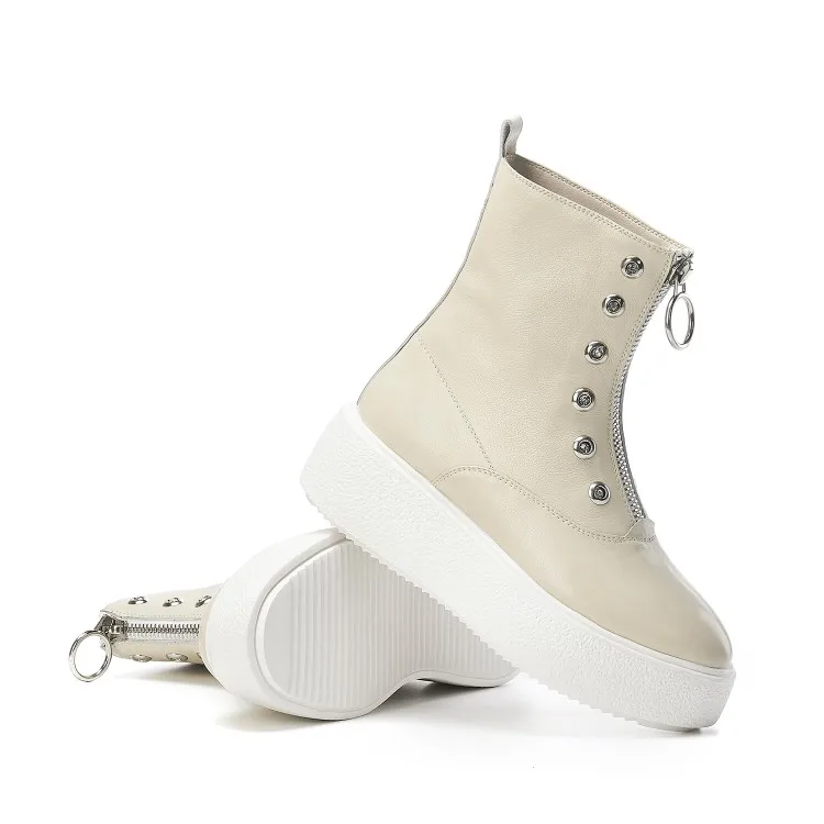 Женские ботильоны из коровьей кожи с заклепками и круглым носком | Обувь