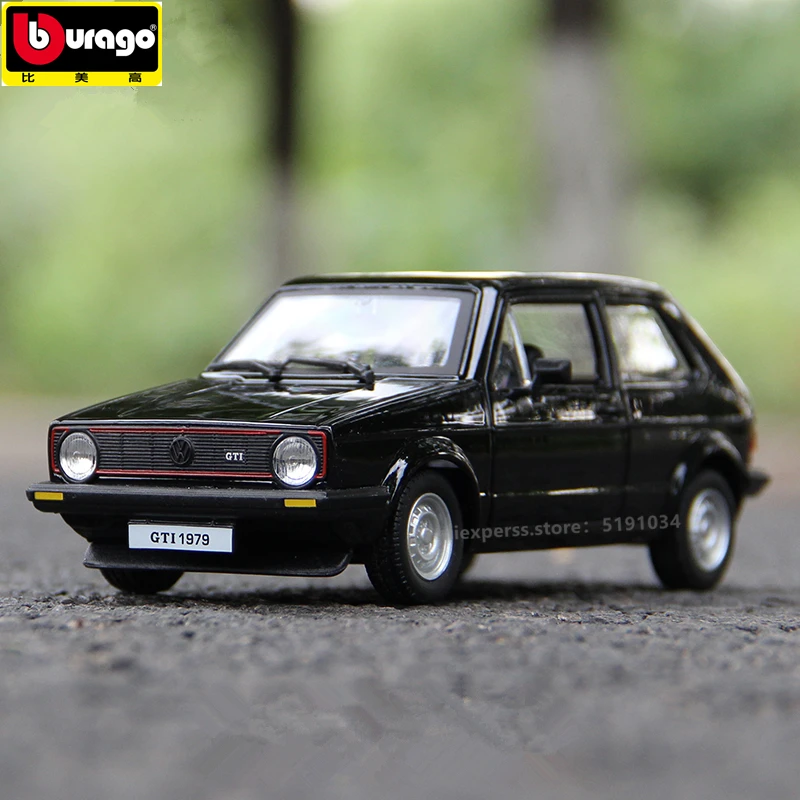 Bburago 1:24 1979 Volkswagen Golf GTI моделирование брелок для автомобильных ключей имитационная