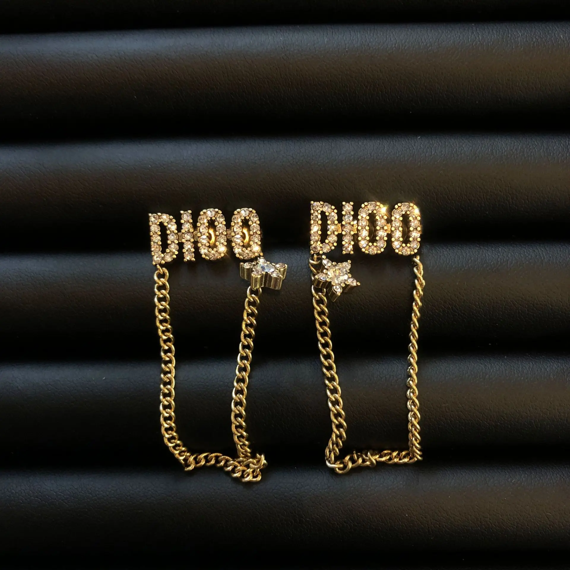 

Vintage Stud Asymmetric Earrings Gold Eardrop For Women Girls Fashion Jewelry Accessories Wedding Birthday Gift