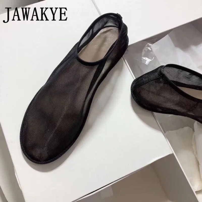 Женская обувь из прозрачного ПВХ со стразами с острым носком на плоской подошве