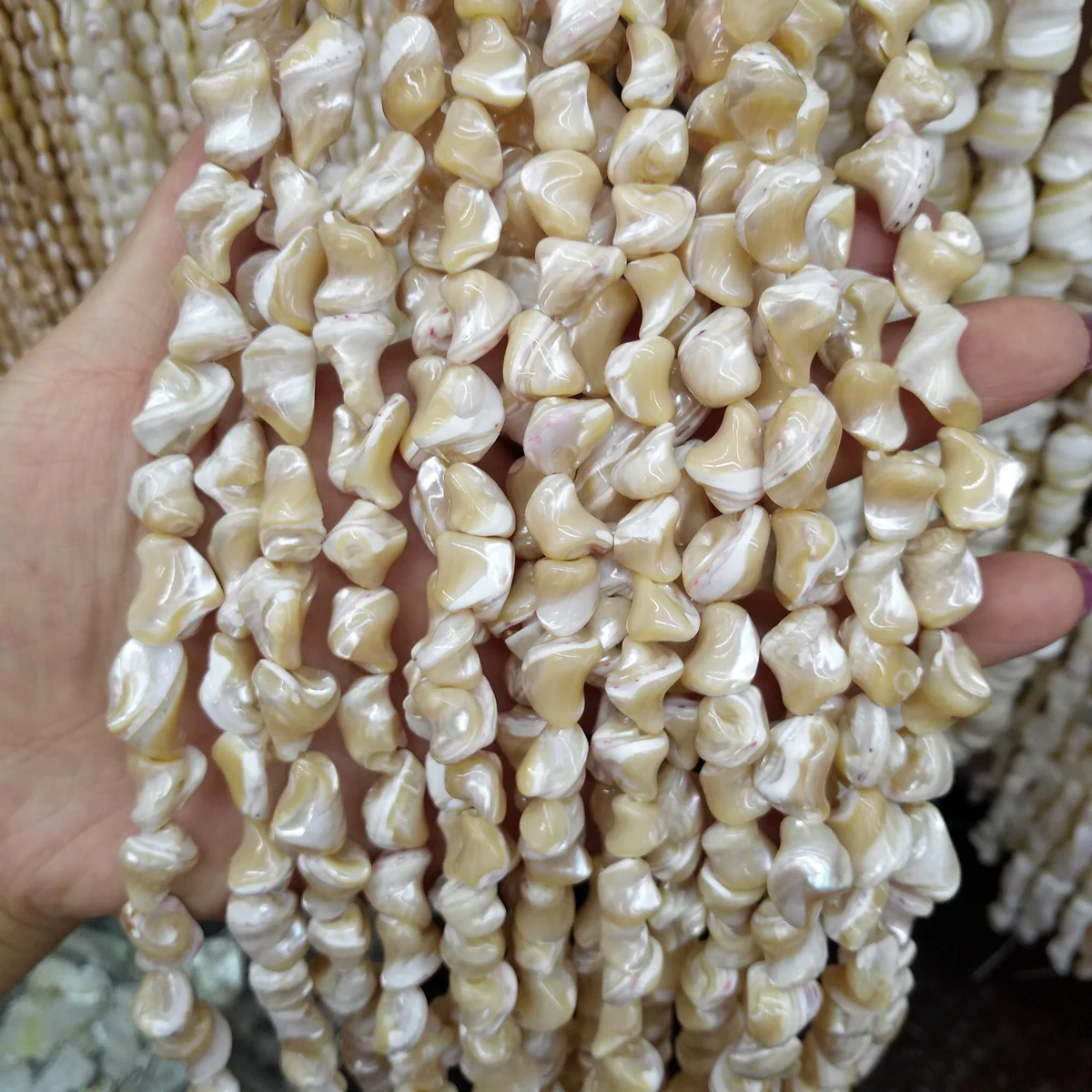 

Wholesale Natural Shell Beads Irregular White Seashell Stone Bead for Jewelry Making DIY Bracelet Necklace Loose Pearl Beads 15"