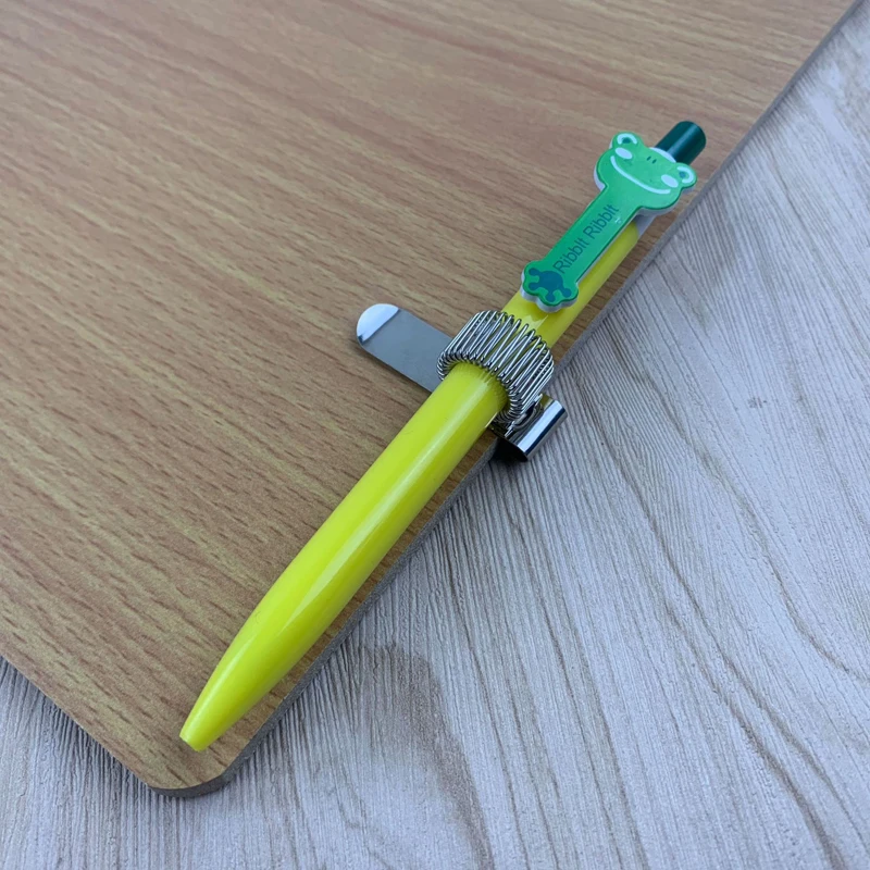 Держатели для ручек пружина металлические с зажимом врач медсестра канцелярские