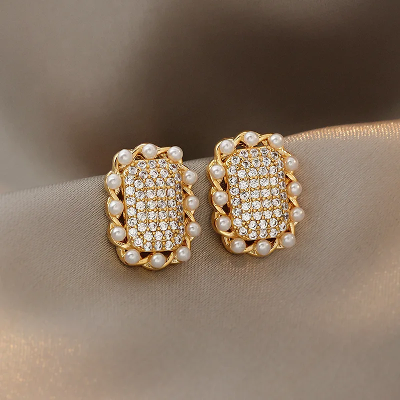 

Cute Female Crystal Square Stud Earrings Charm Gold Color Zircon Wedding Earrings For Women Dainty White Pearl Small Earrings