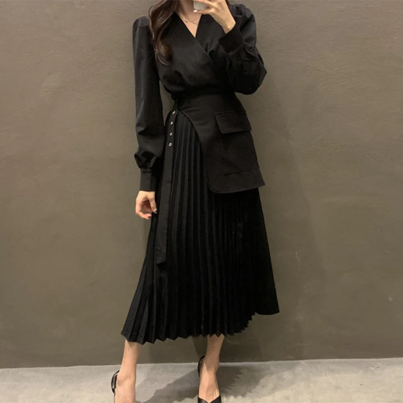 

2021 Spring New Long Pleated Dress Lantern Sleeve Casual Solid Women Dress A-Line V-Neck Party Dresses Elegant Robe