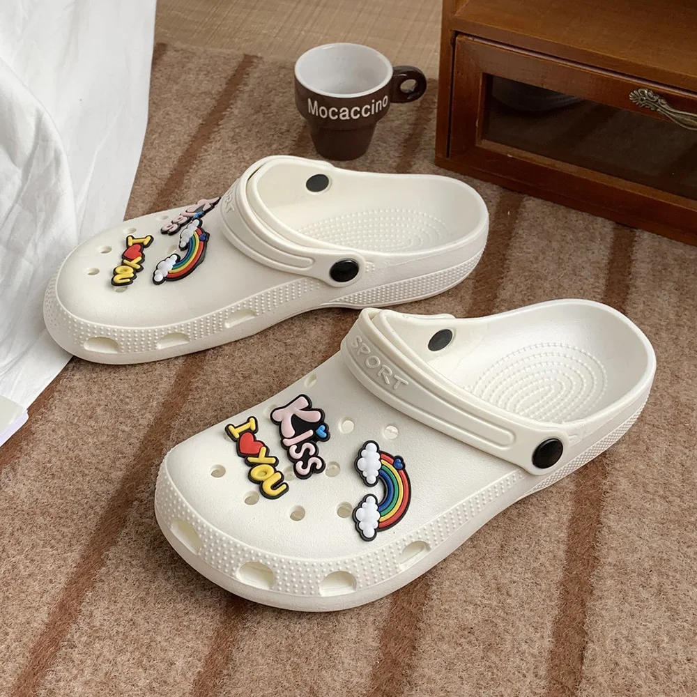 

Summer Women Croc Clogs Platform Garden Sandals Cartoon Strawberry Slippers Slip On For Girl Beach Shoes Fashion Slides Outdoor