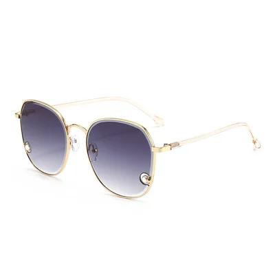 

Round-Frame Metal Sunglasses For Men And Women Trendy Sunglasses Hollow Pearl Decorative Fashion Glasses Europe And America 2021
