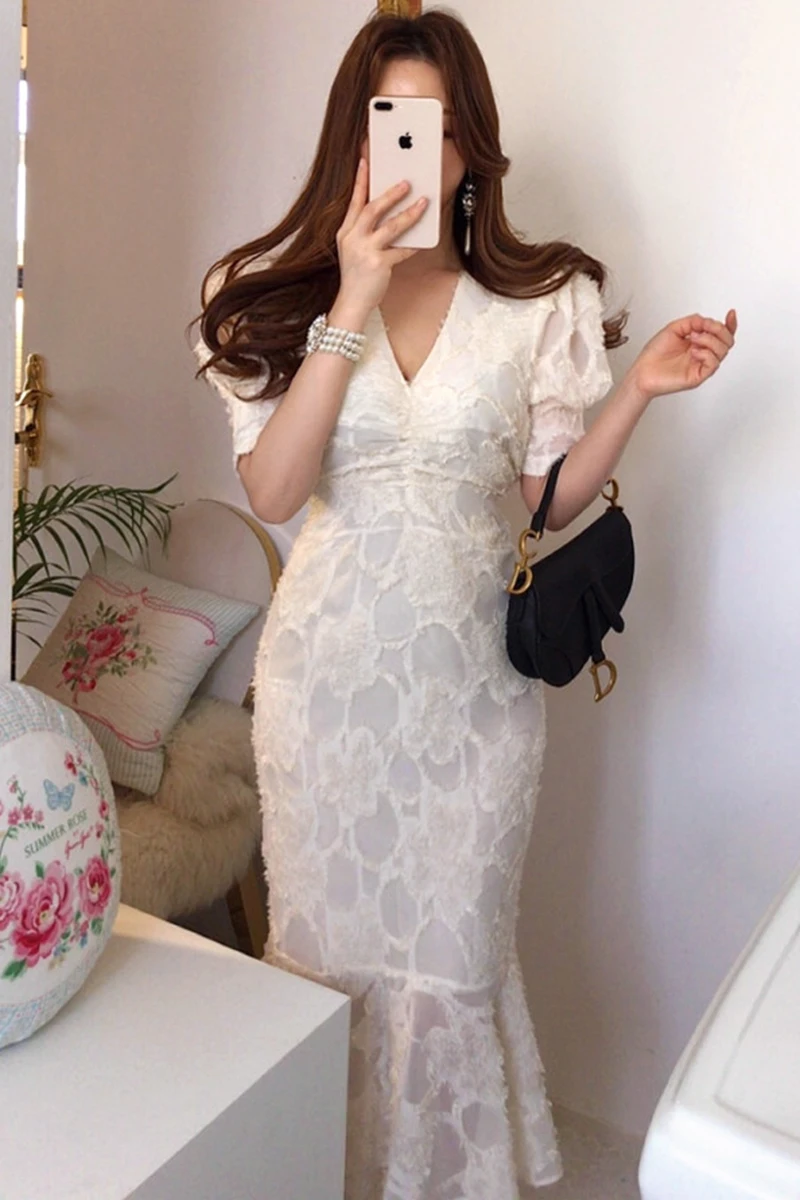 

ZOSOL Korean Style Ins Retro Slim V-neck Pleated Design Heavy Industry Burr Pattern Slim-Fit Fishtail Dress Dress