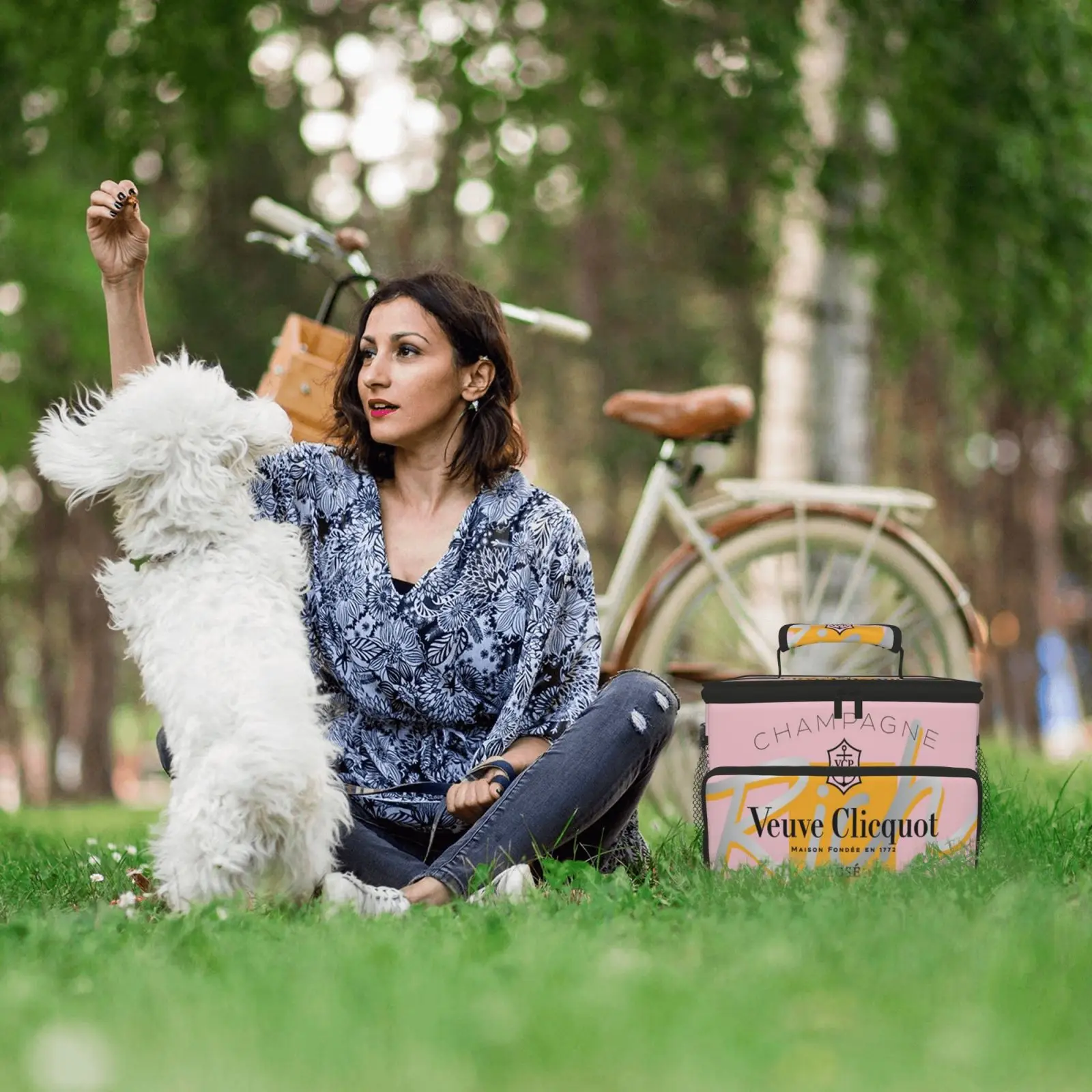 

Veuve Clicquot Moet & Chandon Champagne Picnic Bag Large Capacity Luxury Lunch Bag Family Pack Refrigerated Shopping Bag_vcwcb19