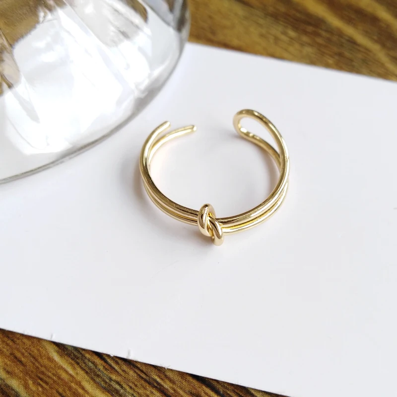 

Creative Knot Ring Personality Contracted Line Niche Design Index Finger Ring Irregular Joints Give Women Jewelry Wedding Bands