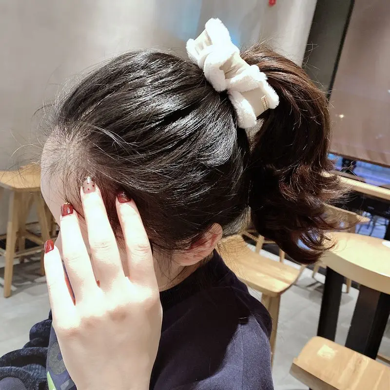 Женские роскошные меховые аксессуары для волос с пушистым бантом эластичная
