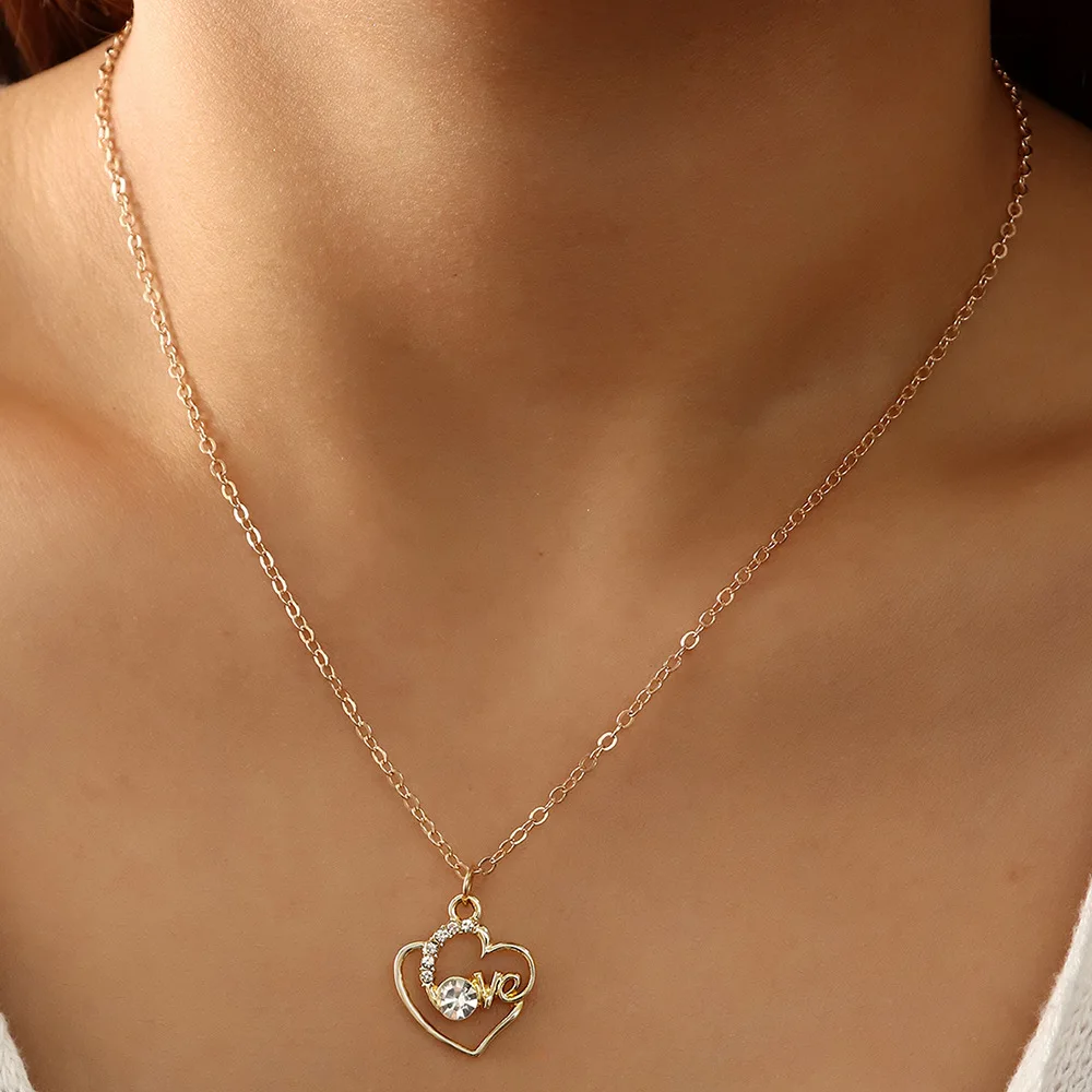 

Popular Love Letter Necklaces Simple Vintage Letter Sweet Heart Stars Pendant Necklaces Jewelry For Womens Girls Valentine's Day