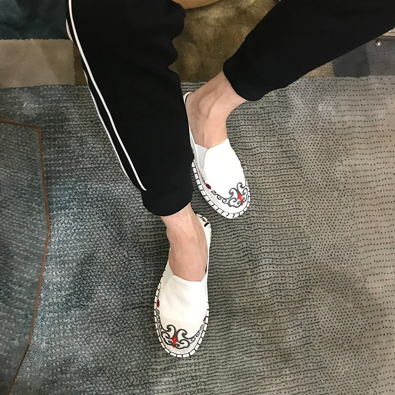 Брендовая Качественная мужская обувь на плоской подошве с вышивкой Модная