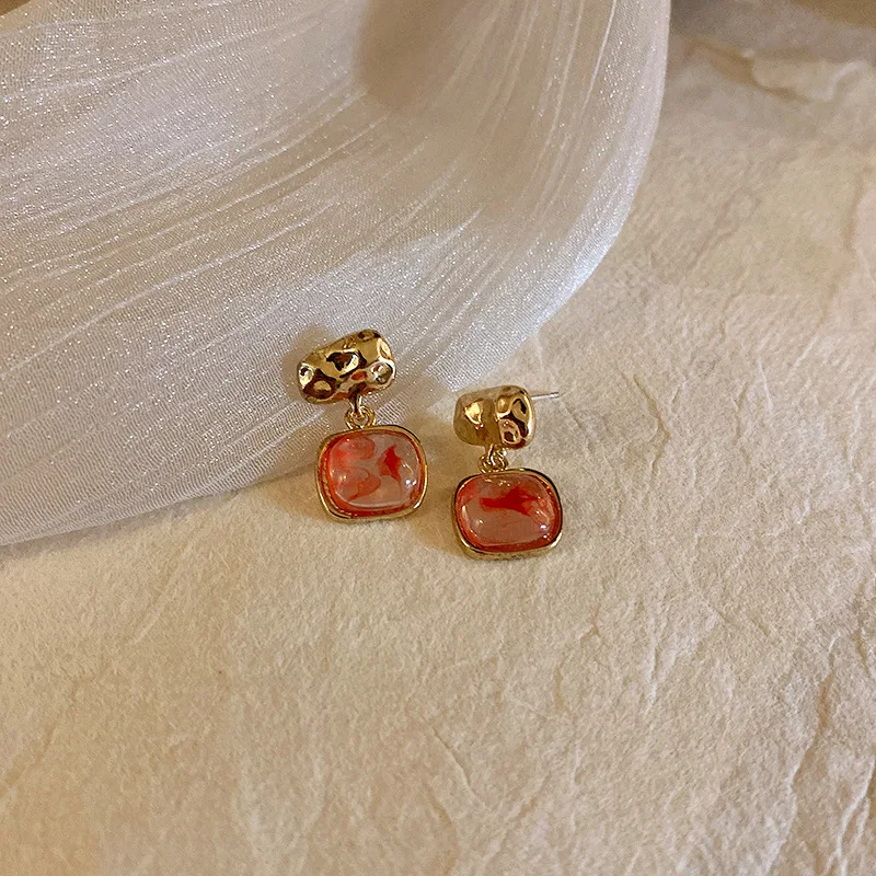 

French Style Vintage Fashion Cute Small Resin Square Irregular Earrings for Women Girls Sweet Simple Geometric Pendant Earrings