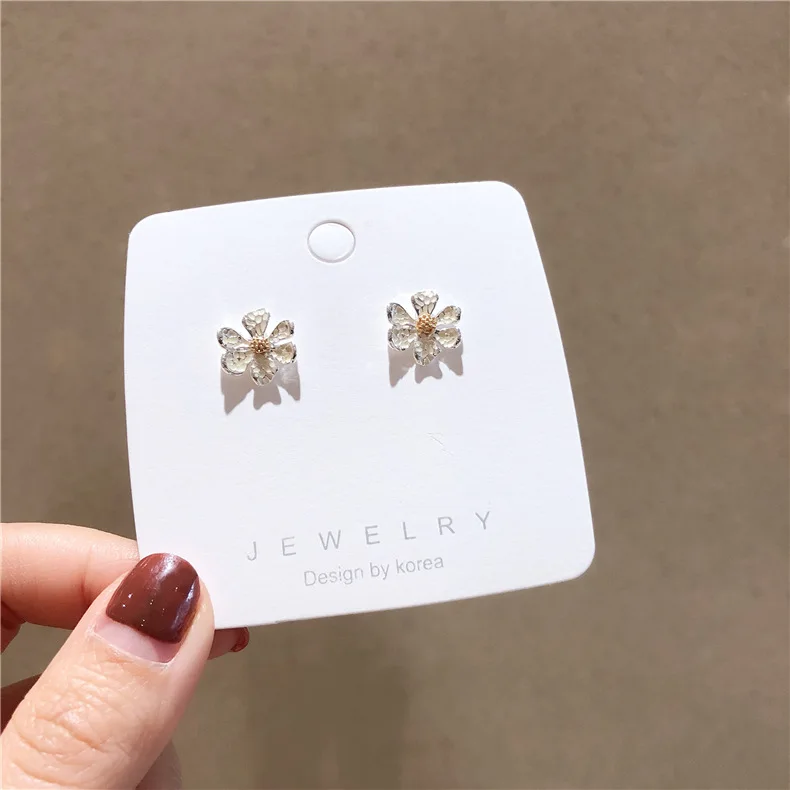 Милые простые серьги в стиле ретро с свежими листьями и цветами милые