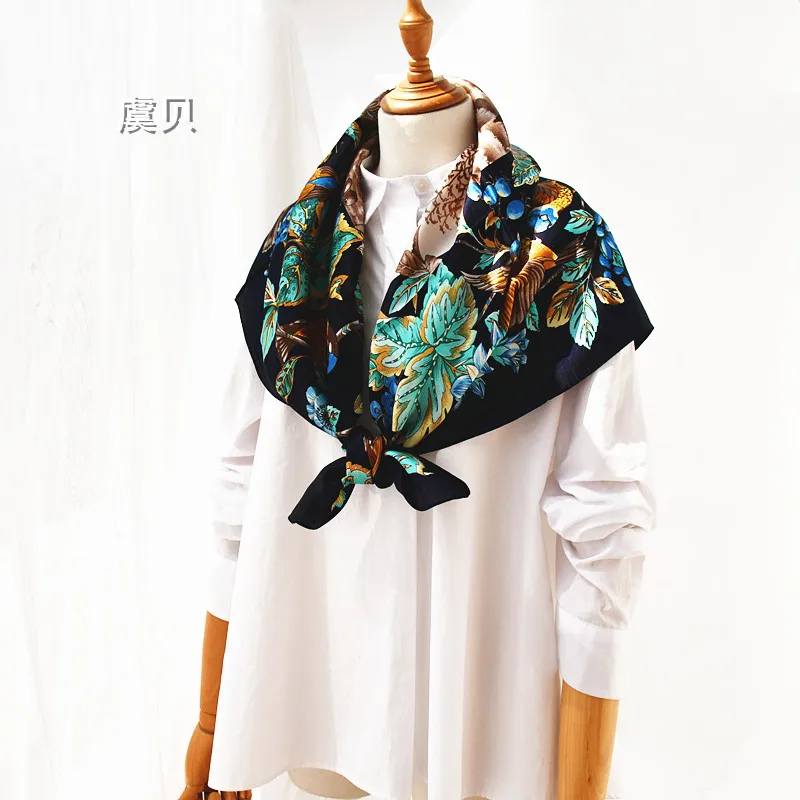 Женский платок из натурального шелка темно синего цвета мягкий тонкий