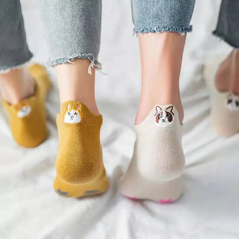 2023 cotton high-end women's boat socks animal embroidery slippers socks 6 colors cat funny ankle socks casual invisible socks