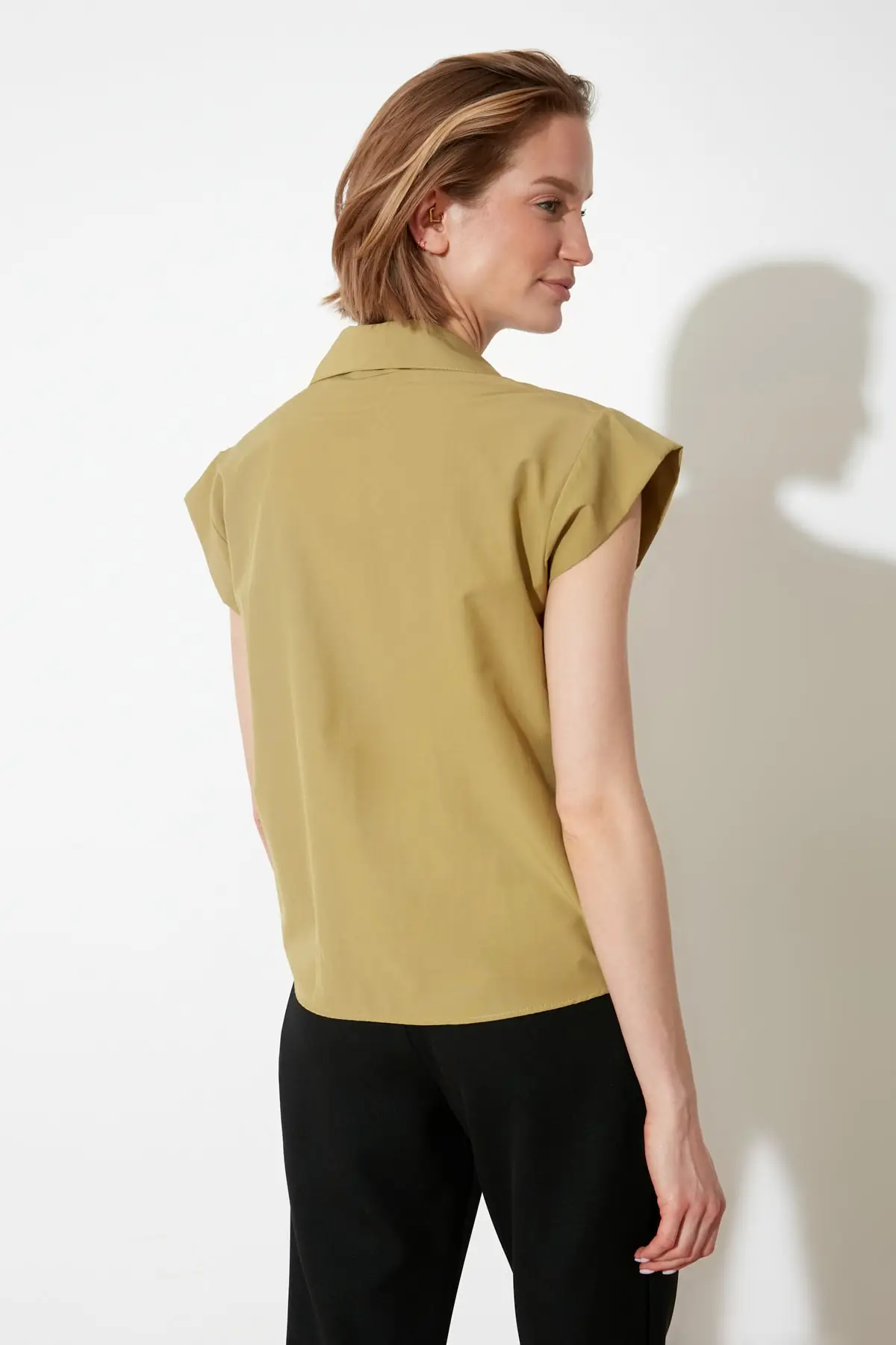 

Trendyol Double Pockets Shirt TWOSS21GO0309