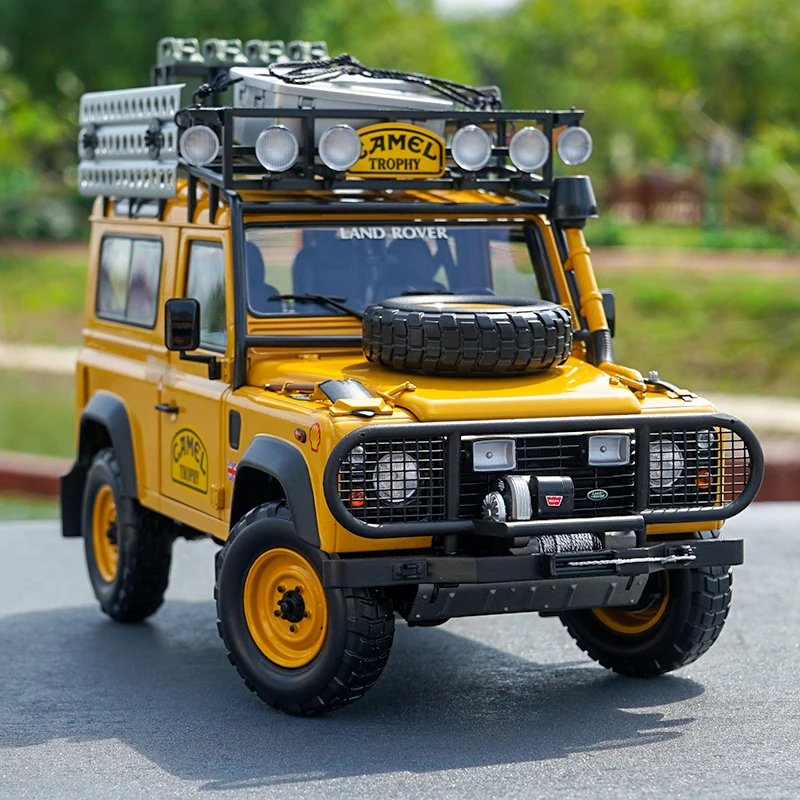 Yellow-90 Почти настоящий 1/18 Land Rover Defender 90 110 Кубок с верблюдом издание литья под давлением модель автомобиля с небольшим подарком - Цвет: Yellow-90