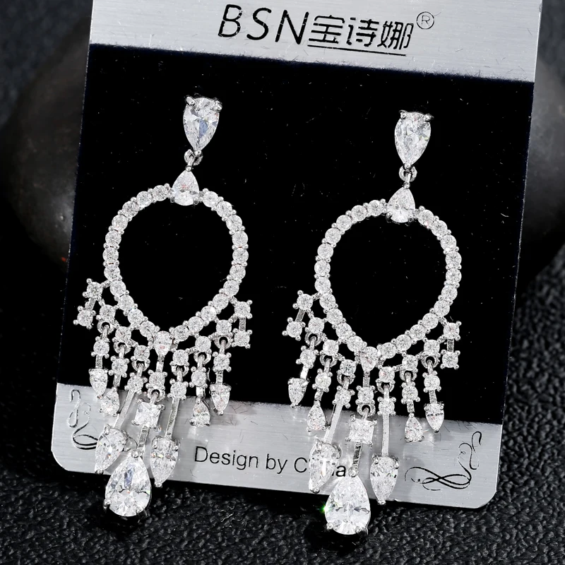 

Random Style Trend 30 Styles Copper Crystal Water Drop Earrings For Women Korea Hanging Dangle For Wedding Earings Party Jewelry