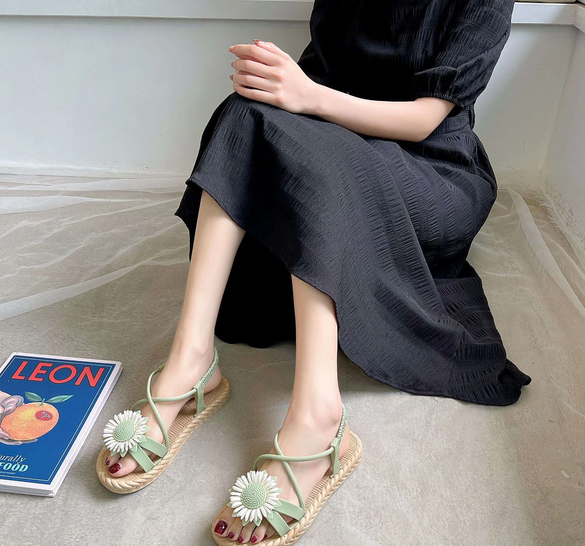 

Women's sandals summer wear slippers flat bottom fashion slippers beach shoes sandals women's stall shoes shoes woman