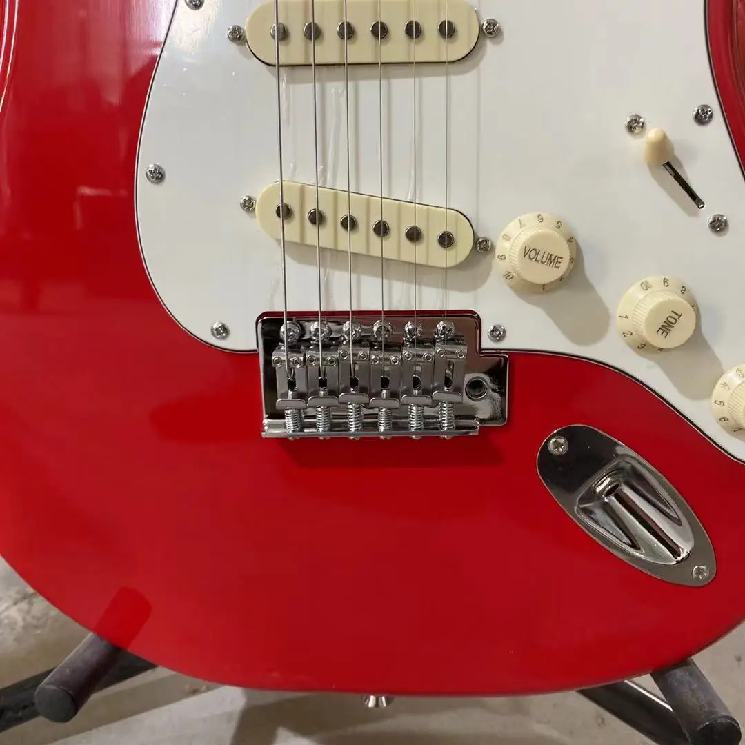 

Hot Sale ST Electric Guitar Apple Red Color Rosewood Fingerboard High Quality Free Shipping