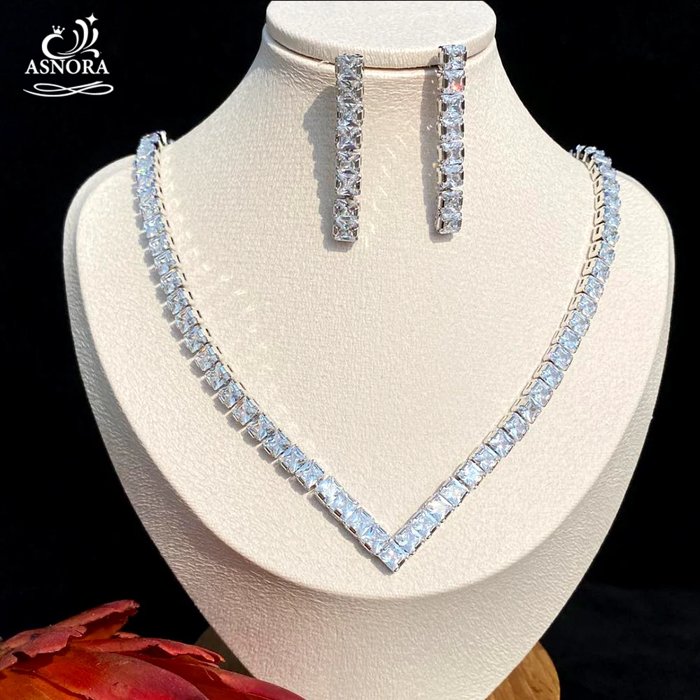 

ASNORA Shiny Zircon Earrings And Necklaces, Crystal Necklace Bridal Jewelry Set, Wedding Dress Accessories X1006